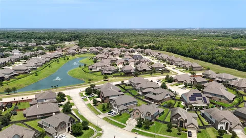 $610,000 | 2415 Flowering Brook Lane, Sugar Land, TX 77479