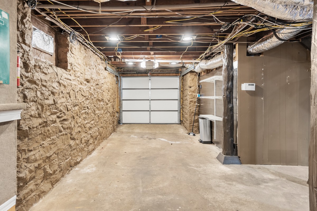1002 Sutton Hill Road Nashville, TN 37204 - Photo 29 of 40 a view of empty room with white walls