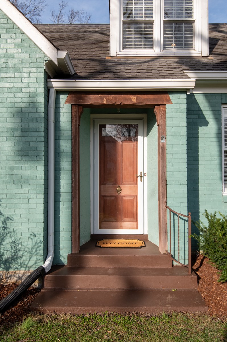 1002 Sutton Hill Road Nashville, TN 37204 - Photo 3 of 40 a view of entrance front of the house