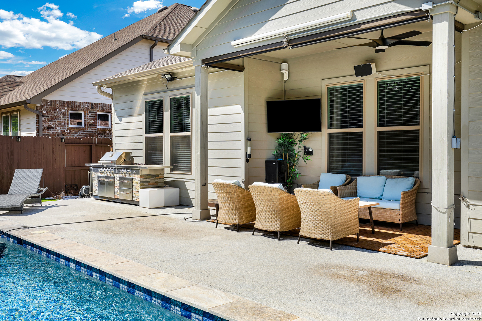 110 Giverny Boerne, TX 78006 - Photo 26 of 31 a building outdoor space with patio furniture and potted plants