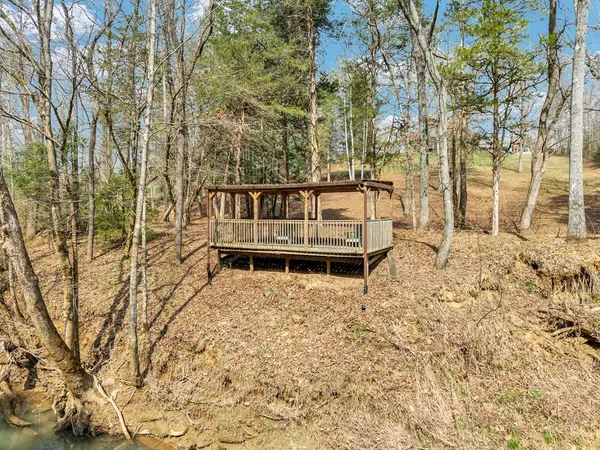 $525,000 | 465 Winding River Drive, Sparta, TN 38583