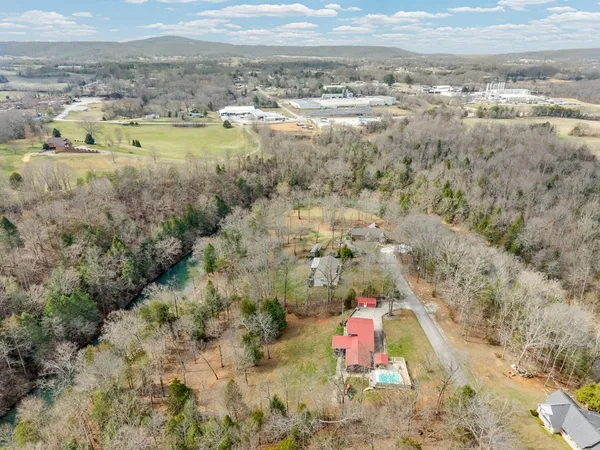 $525,000 | 465 Winding River Drive, Sparta, TN 38583