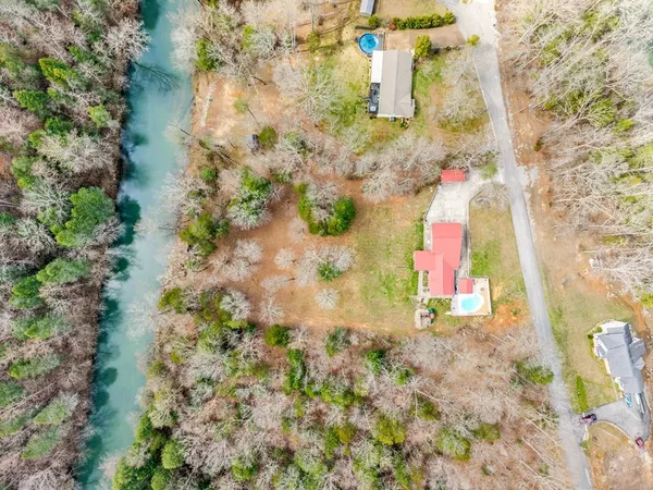 $525,000 | 465 Winding River Drive, Sparta, TN 38583