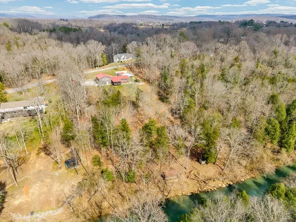 $525,000 | 465 Winding River Drive, Sparta, TN 38583