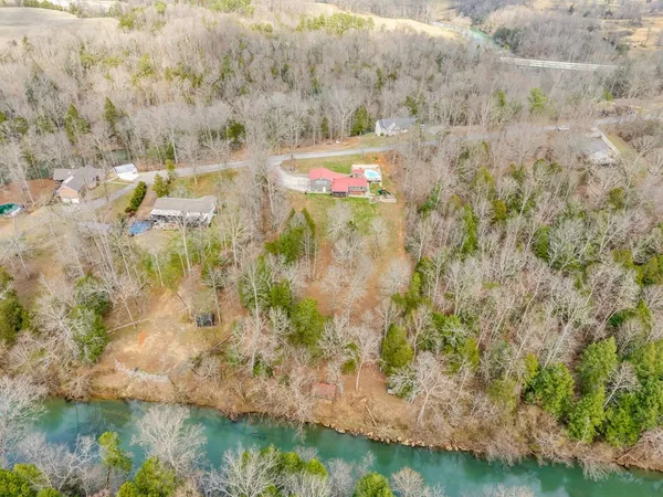 $525,000 | 465 Winding River Drive, Sparta, TN 38583