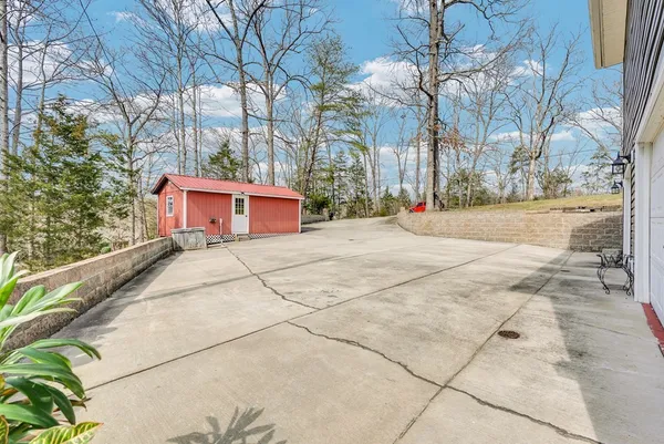$525,000 | 465 Winding River Drive, Sparta, TN 38583
