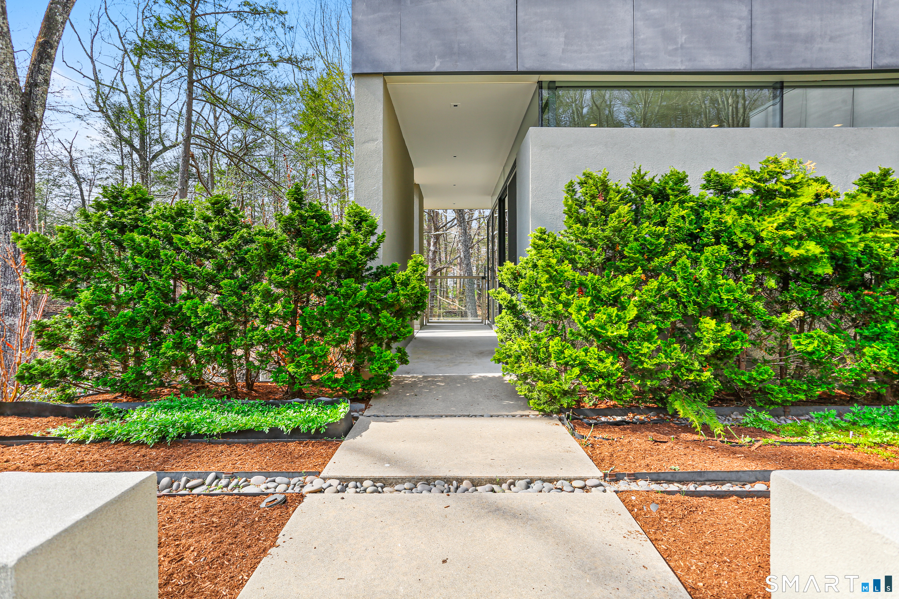 52 Valley Forge Road Weston, CT 06883 - Photo 4 of 38