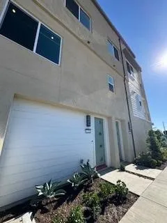 $949,990 | 7231 Alchemy Circle, Huntington Beach, CA 92647