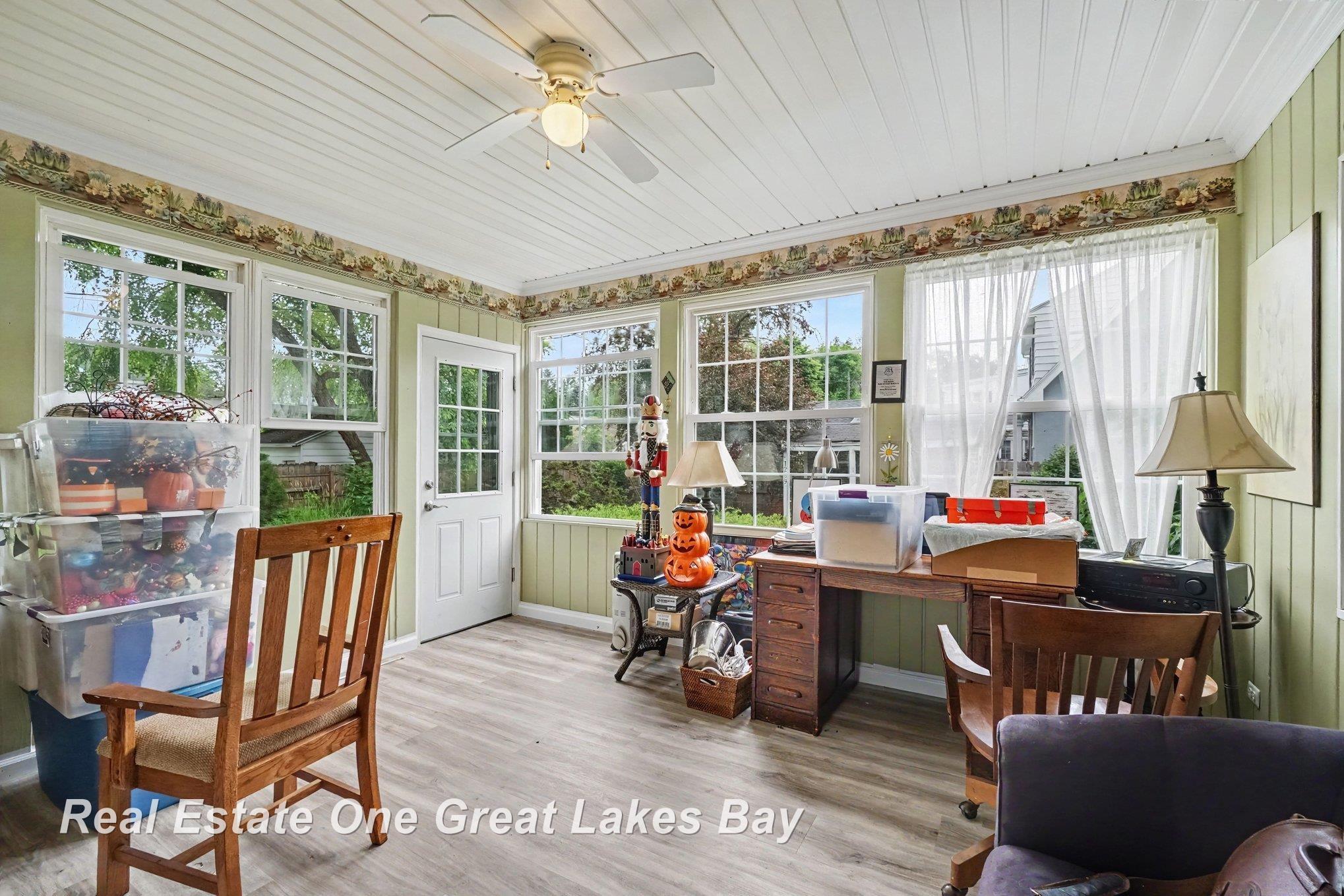 1510 Helen Street Bay City, MI 48708 - Photo 13 of 26 50213358-46791e32-13f9-4dbd-9676-fcdddb456498.JPG