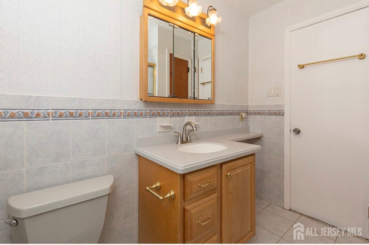 10 Gavel Road Sayreville, NJ 08872 - Photo 9 of 30