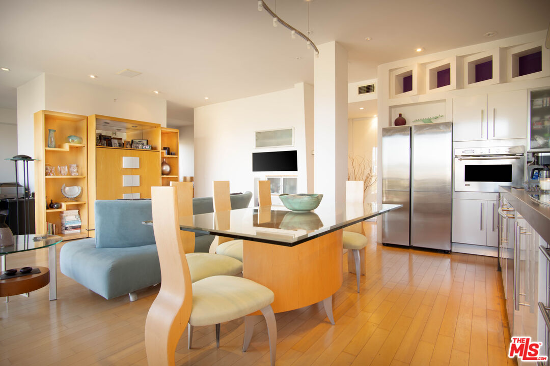 10747 Wilshire Boulevard, Unit 1208 Los Angeles, CA 90024 - Photo 12 of 33