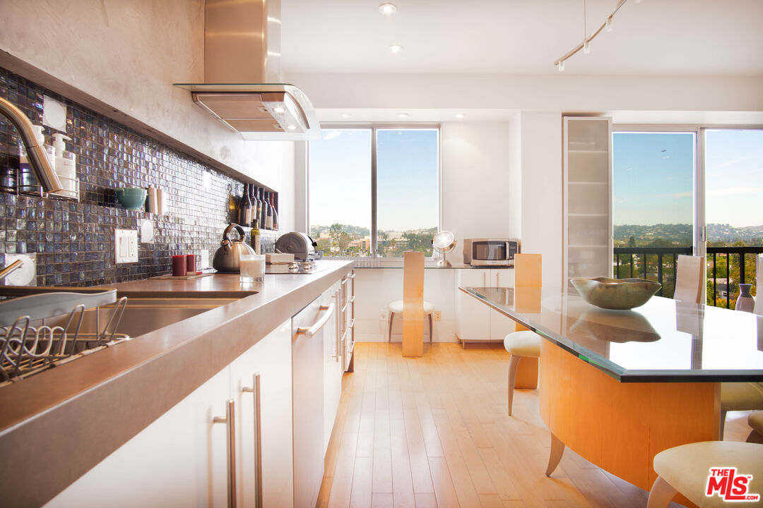 10747 Wilshire Boulevard, Unit 1208 Los Angeles, CA 90024 - Photo 15 of 33