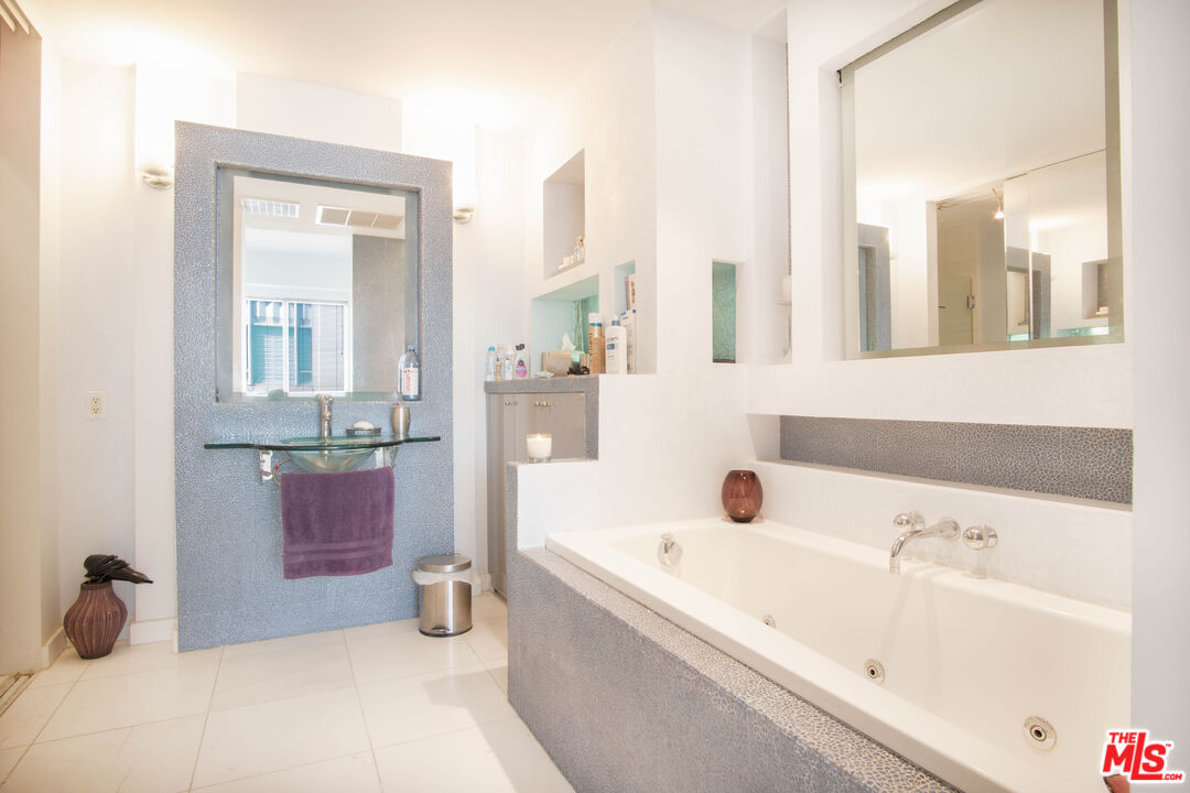 10747 Wilshire Boulevard, Unit 1208 Los Angeles, CA 90024 - Photo 22 of 33