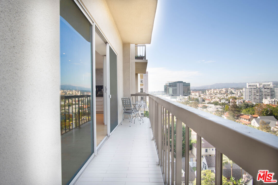 10747 Wilshire Boulevard, Unit 1208 Los Angeles, CA 90024 - Photo 9 of 33