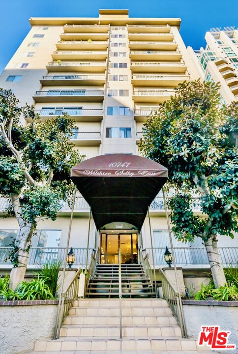 10747 Wilshire Boulevard, Unit 1208 Los Angeles, CA 90024 - Photo 10 of 33