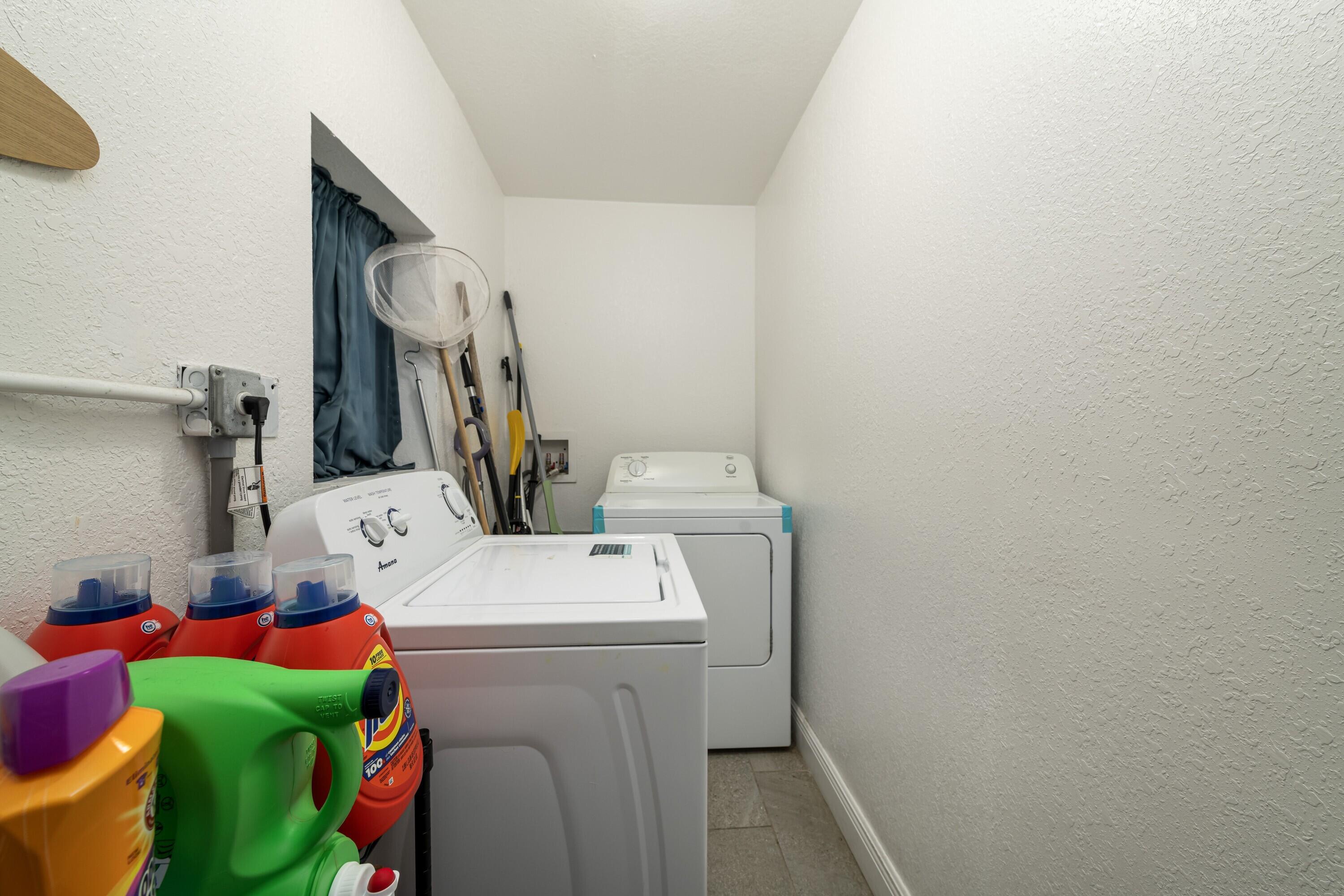 423 80th Street Marathon, FL 33050 - Photo 30 of 39 a utility room with dryer and washer