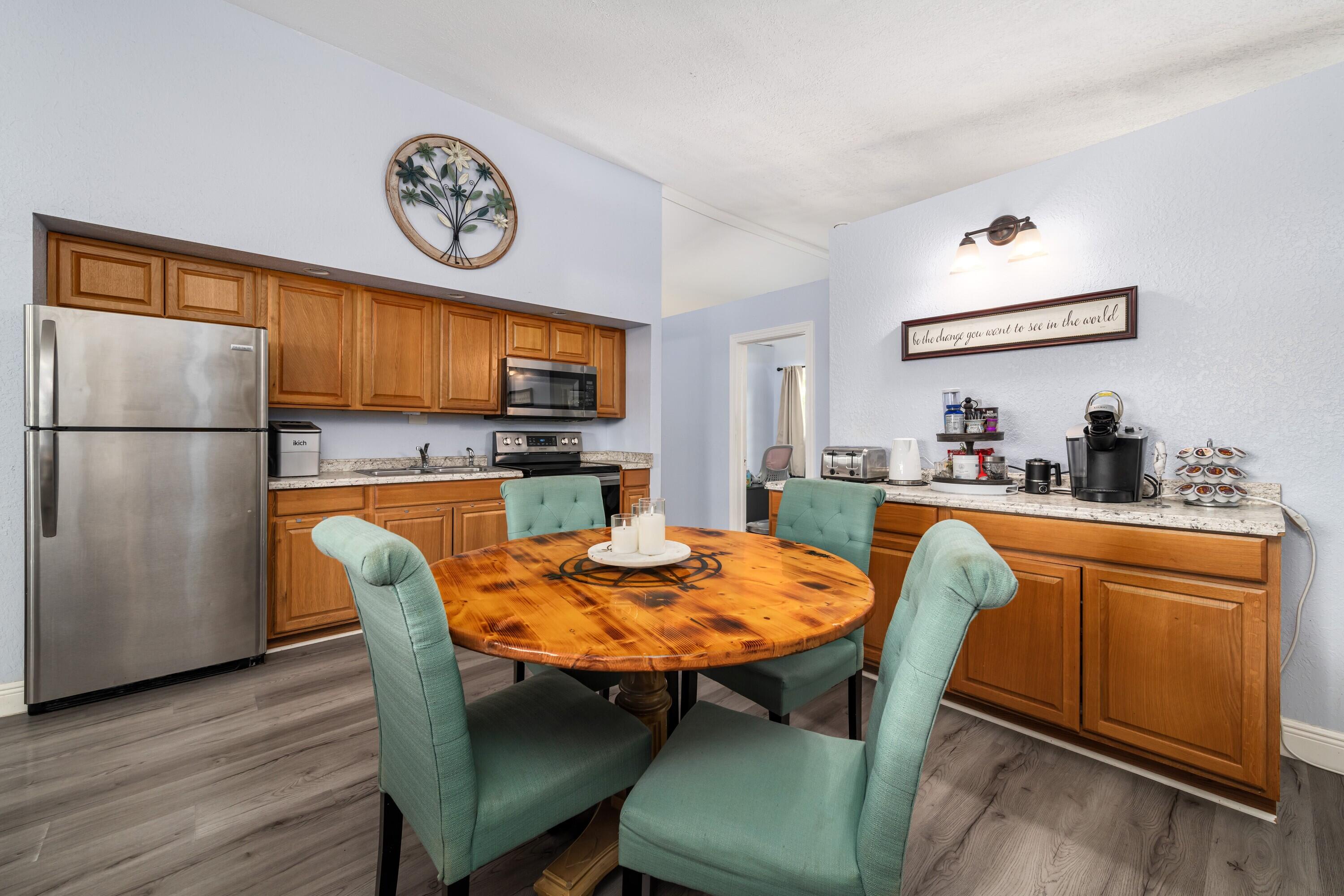 423 80th Street Marathon, FL 33050 - Photo 4 of 39 a view of a dining room with furniture