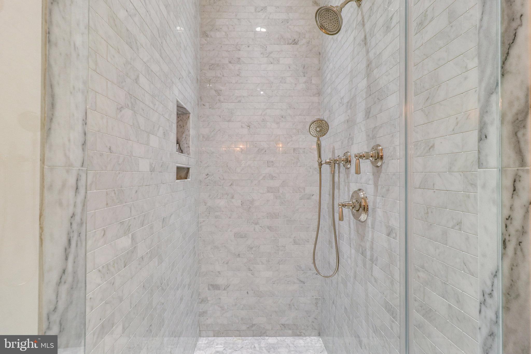 131 Kingsley Road Southwest Vienna, VA 22180 - Photo 11 of 79