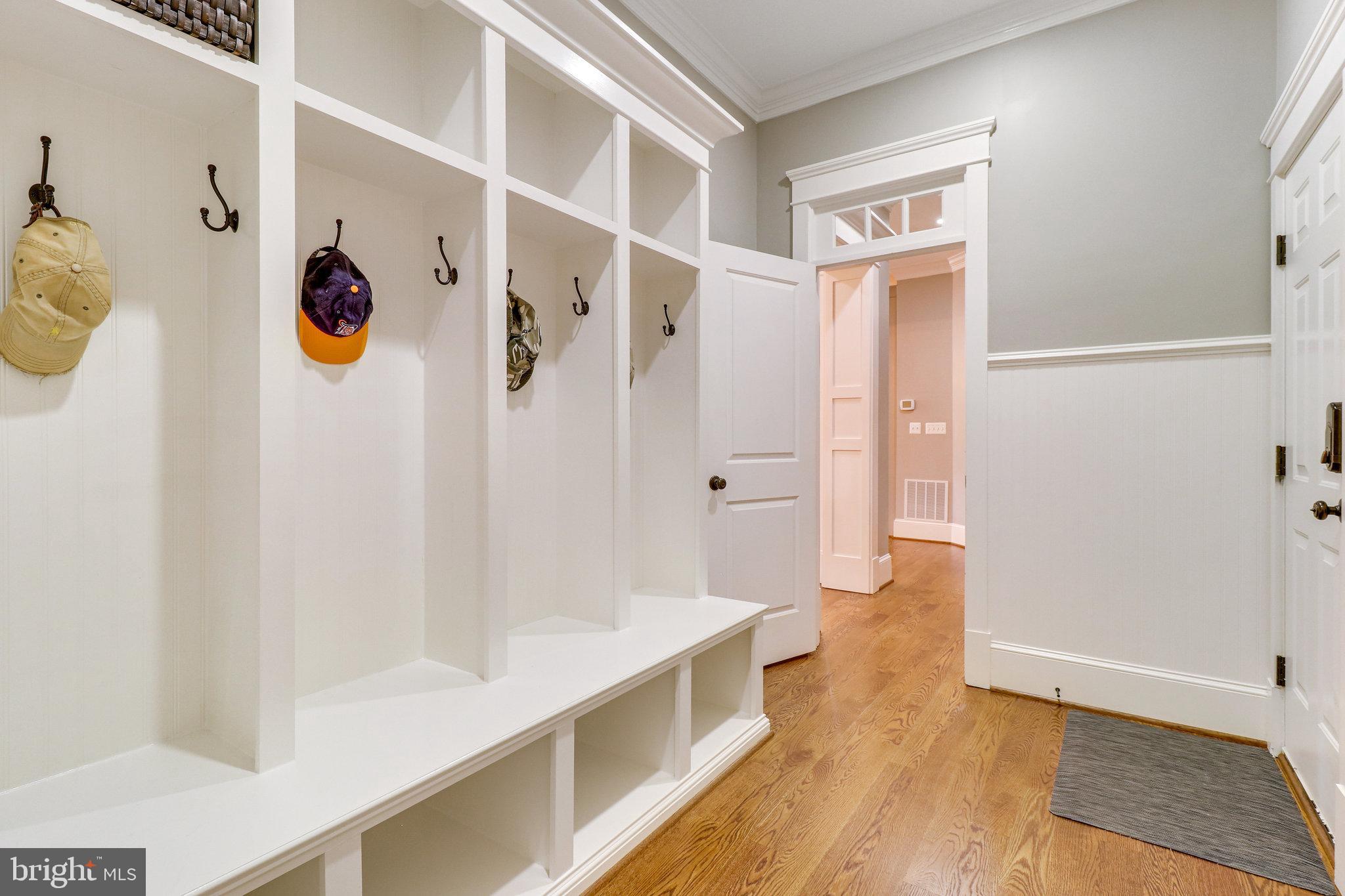 131 Kingsley Road Southwest Vienna, VA 22180 - Photo 27 of 79