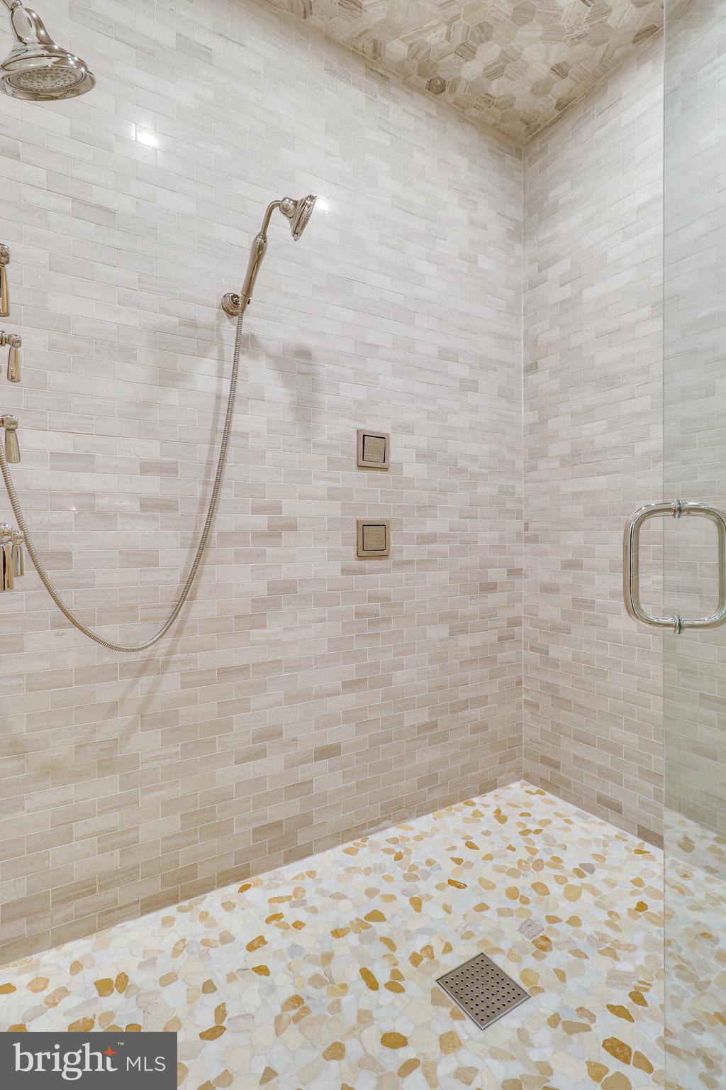 131 Kingsley Road Southwest Vienna, VA 22180 - Photo 38 of 79