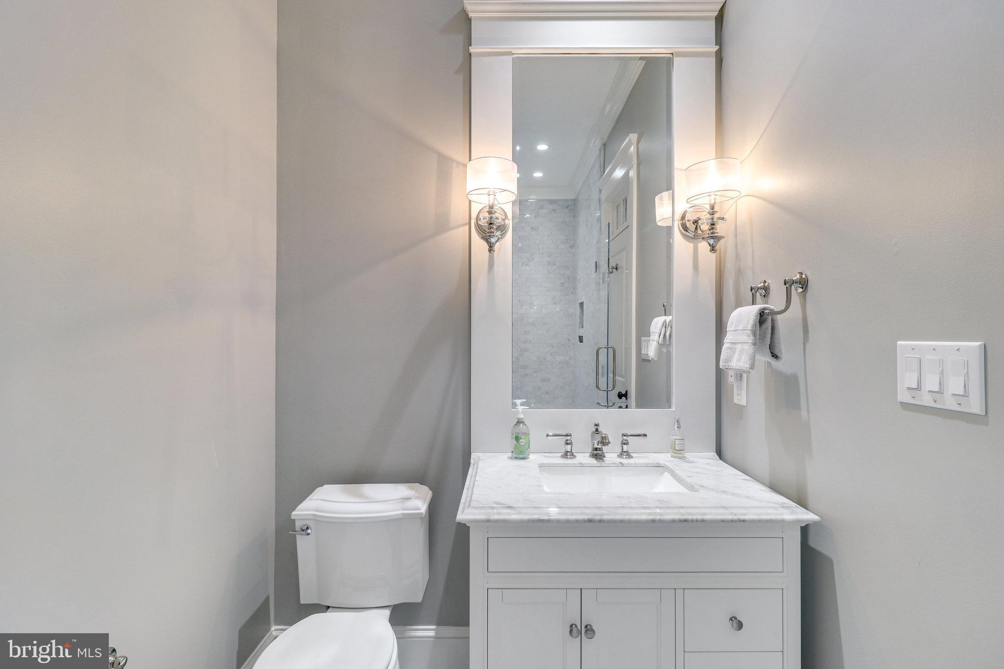 131 Kingsley Road Southwest Vienna, VA 22180 - Photo 10 of 79