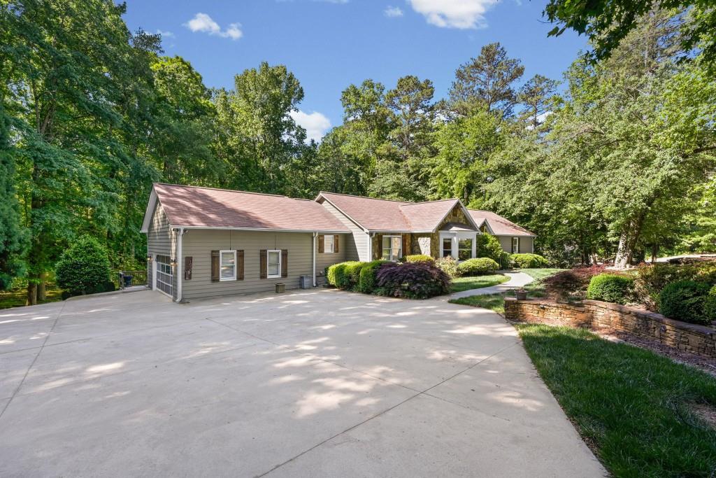 1530 Woodstock Road Roswell, GA 30075 - Photo 3 of 59