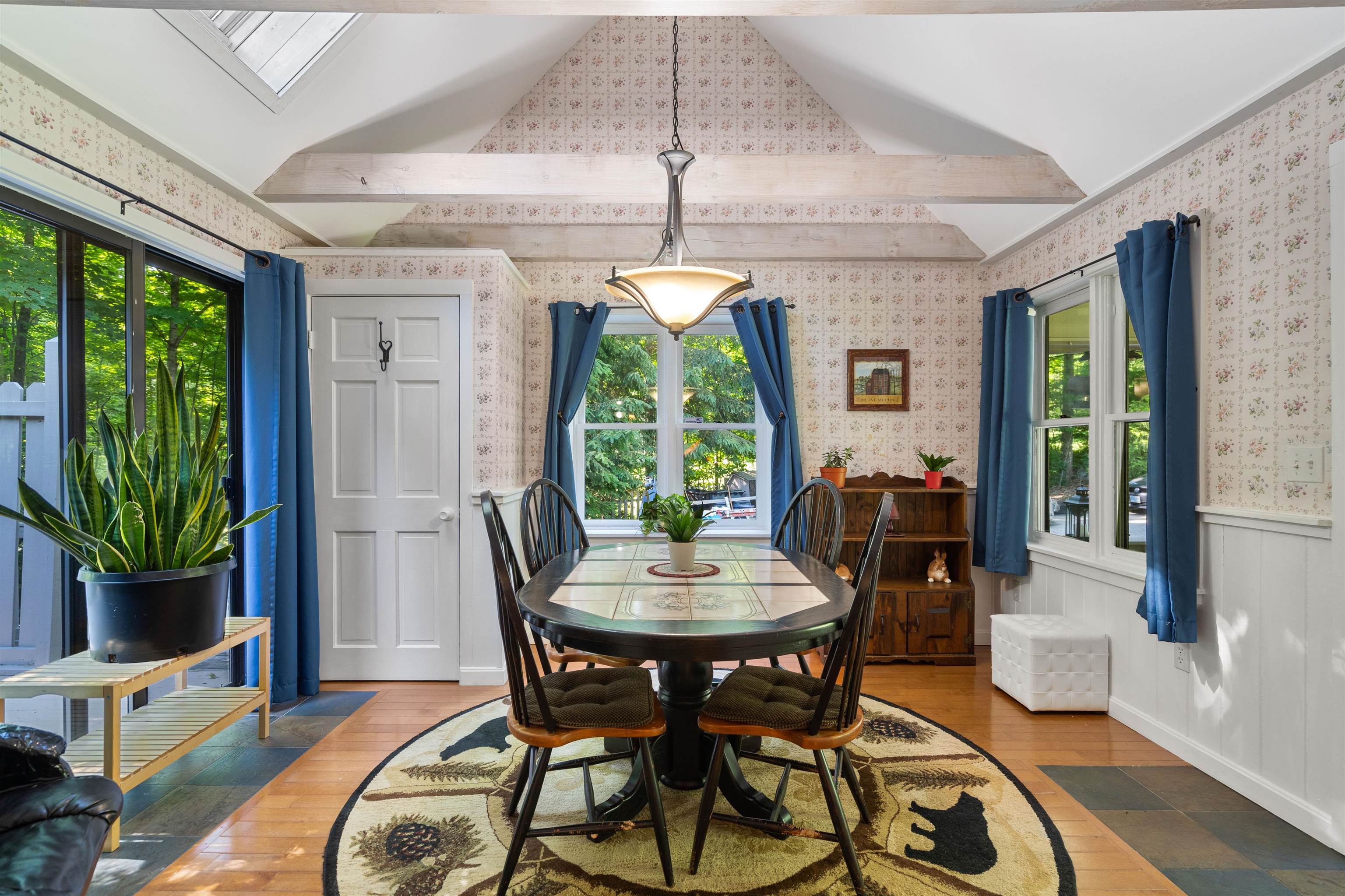 94 Hampstead Road Sandown, NH 03873 - Photo 3 of 40