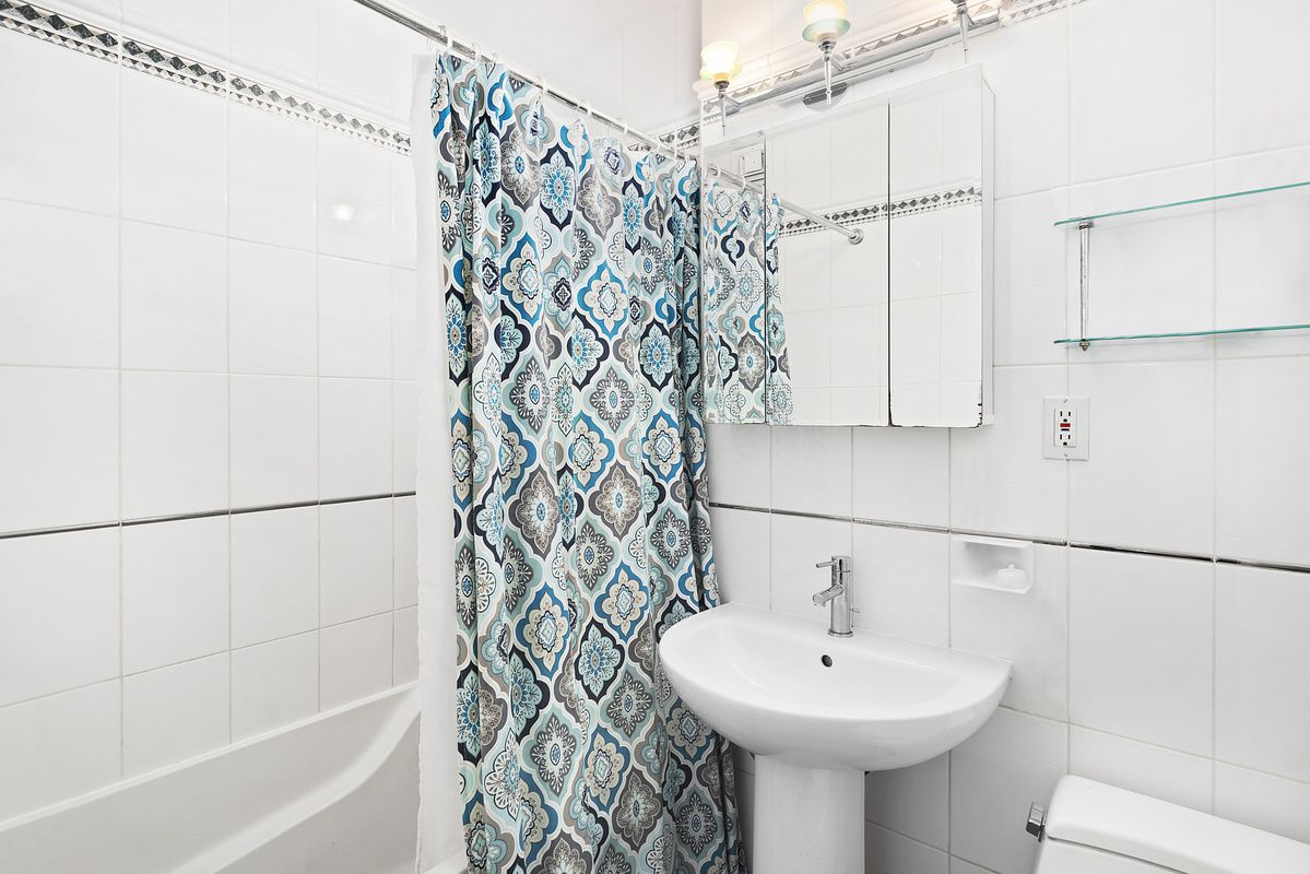 155 East 34th Street, Unit 6O Manhattan, NY 10016 - Photo 5 of 6