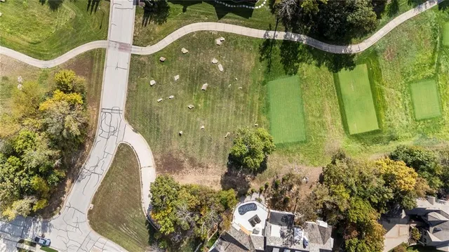 $290,000 | 608 St James Court, Loch Lloyd, MO 64012