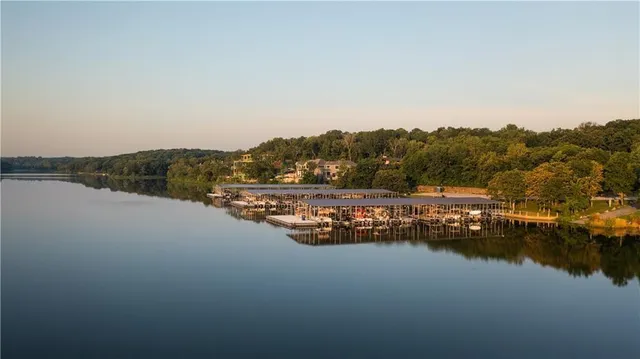 $290,000 | 608 St James Court, Loch Lloyd, MO 64012