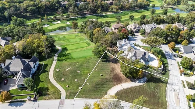 $290,000 | 608 St James Court, Loch Lloyd, MO 64012