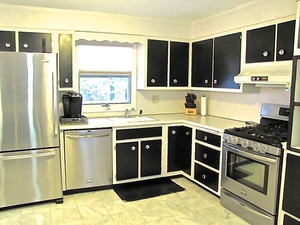 15 Cunningham Road Dedham, MA 02026 - Photo 7 of 29