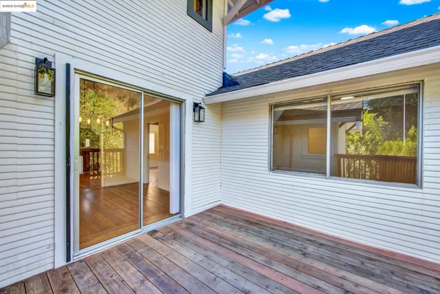 $639,500 | 2106 Woodbine Avenue, Oakland, CA 94602