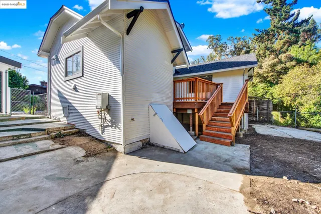 $639,500 | 2106 Woodbine Avenue, Oakland, CA 94602