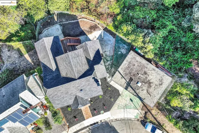 $639,500 | 2106 Woodbine Avenue, Oakland, CA 94602