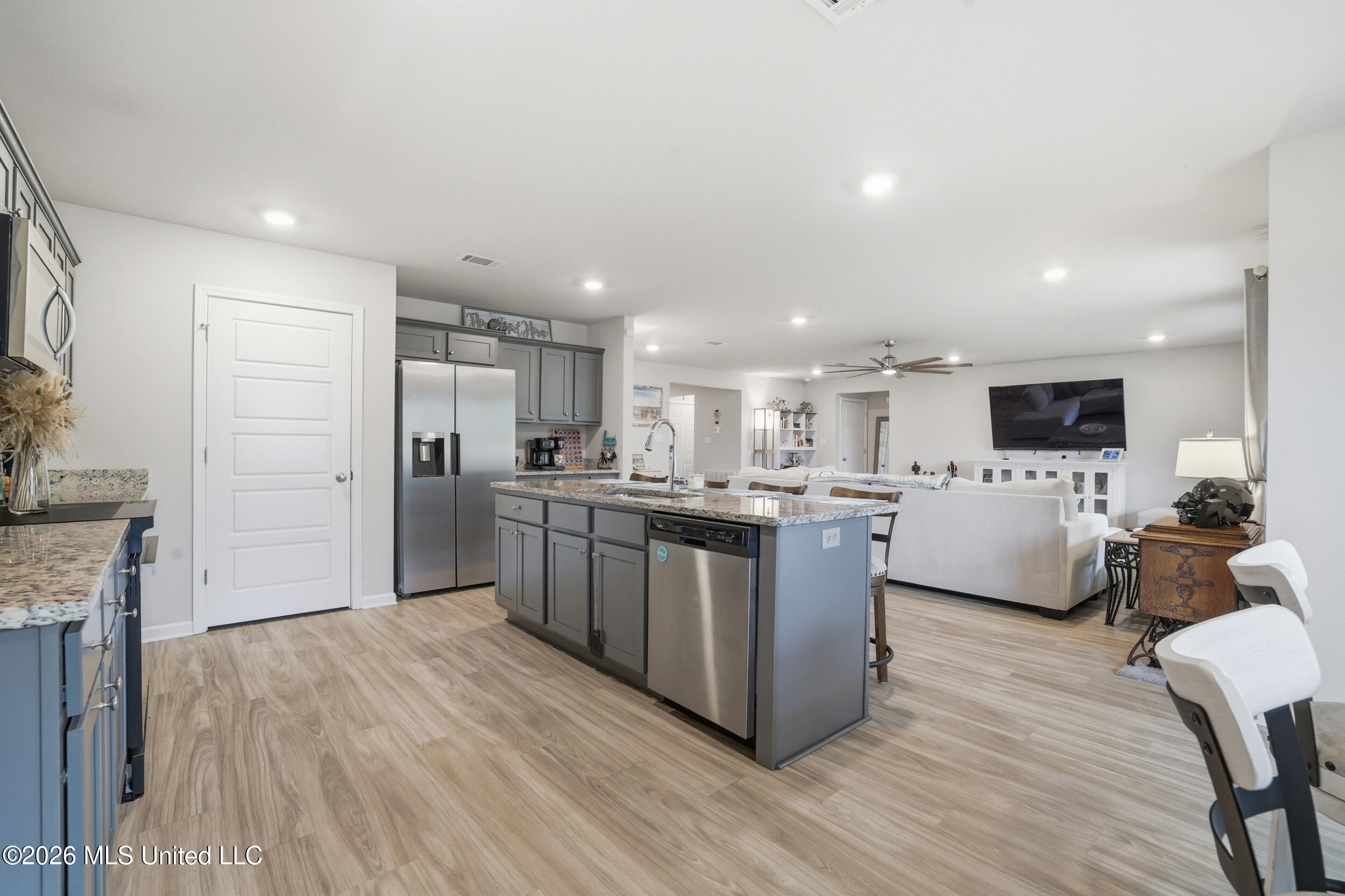 8257 Curry Road Biloxi, MS 39532 - Photo 22 of 49 R6__0976