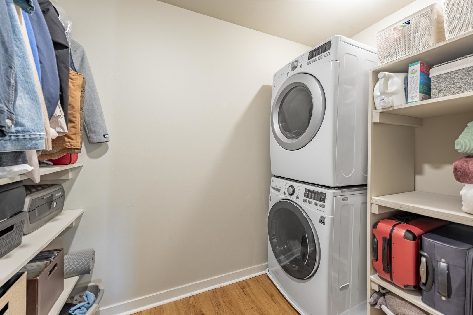 1200 South Federal Street, Unit C Chicago, IL 60605 - Photo 16 of 20 a utility room with dryer and washer