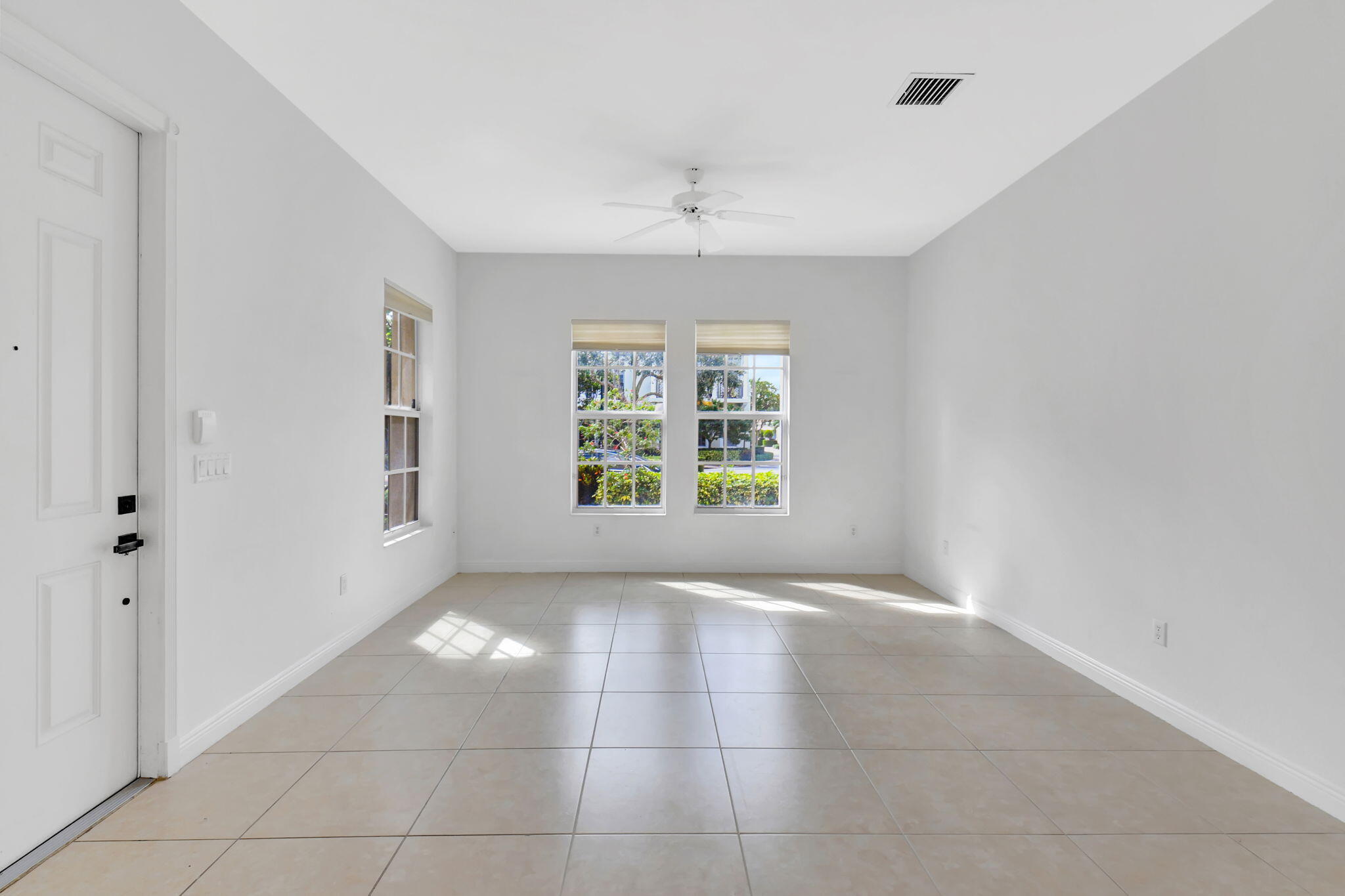 838 Northwest 83rd Lane Boca Raton, FL 33487 - Photo 8 of 68 8-web-or-mls-DSC_9276