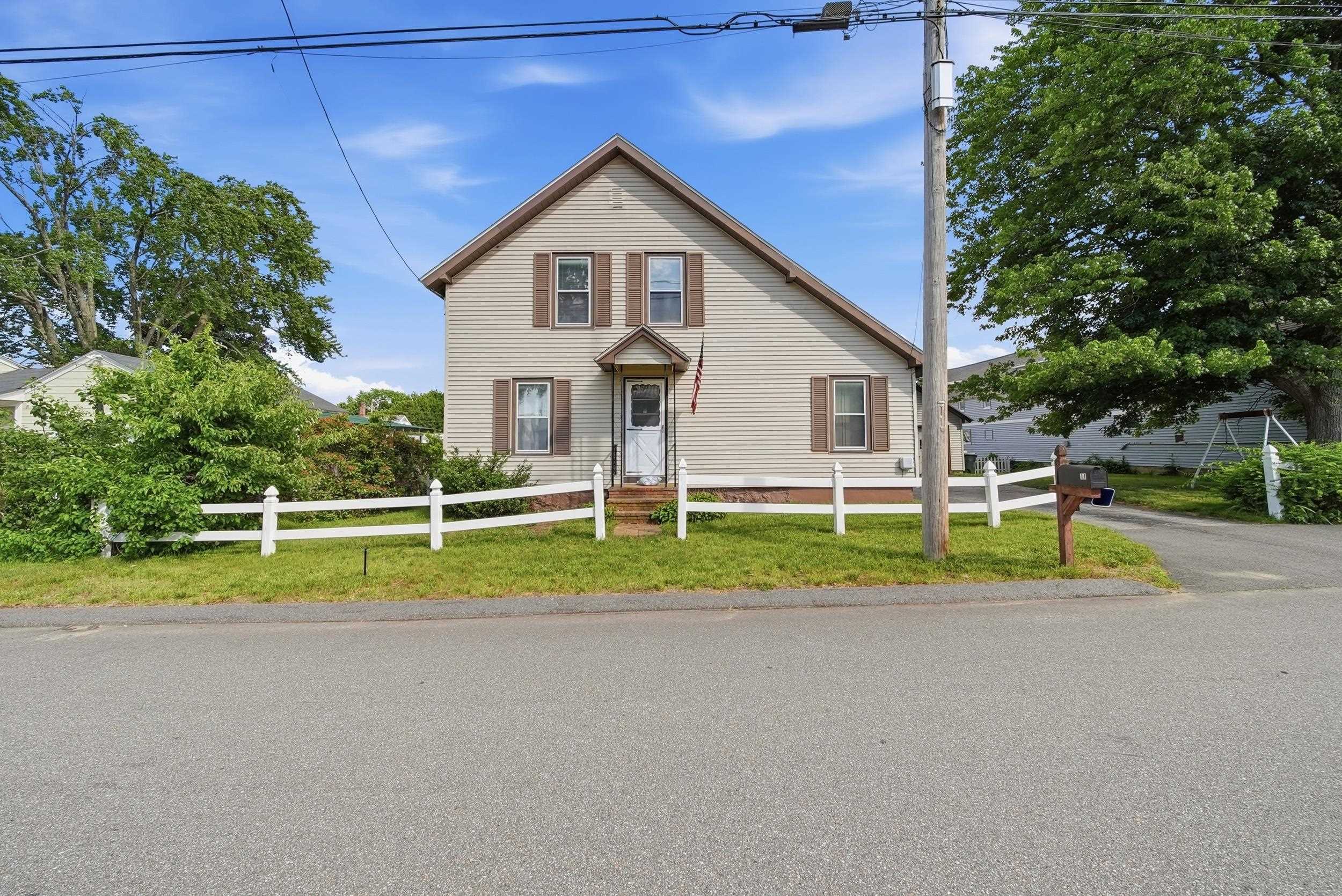 11 Pershing Street Manchester, NH 03102 - Photo 1 of 22