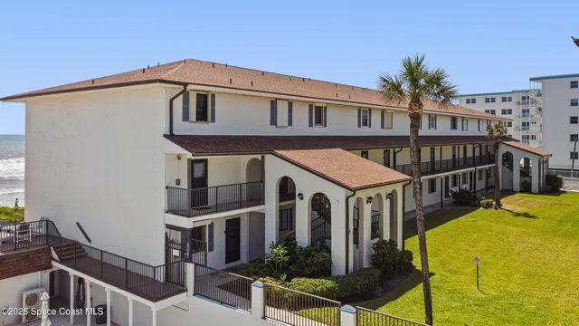 $3,350 | 199 Florida A1A, Unit B205, Satellite Beach, FL 32937