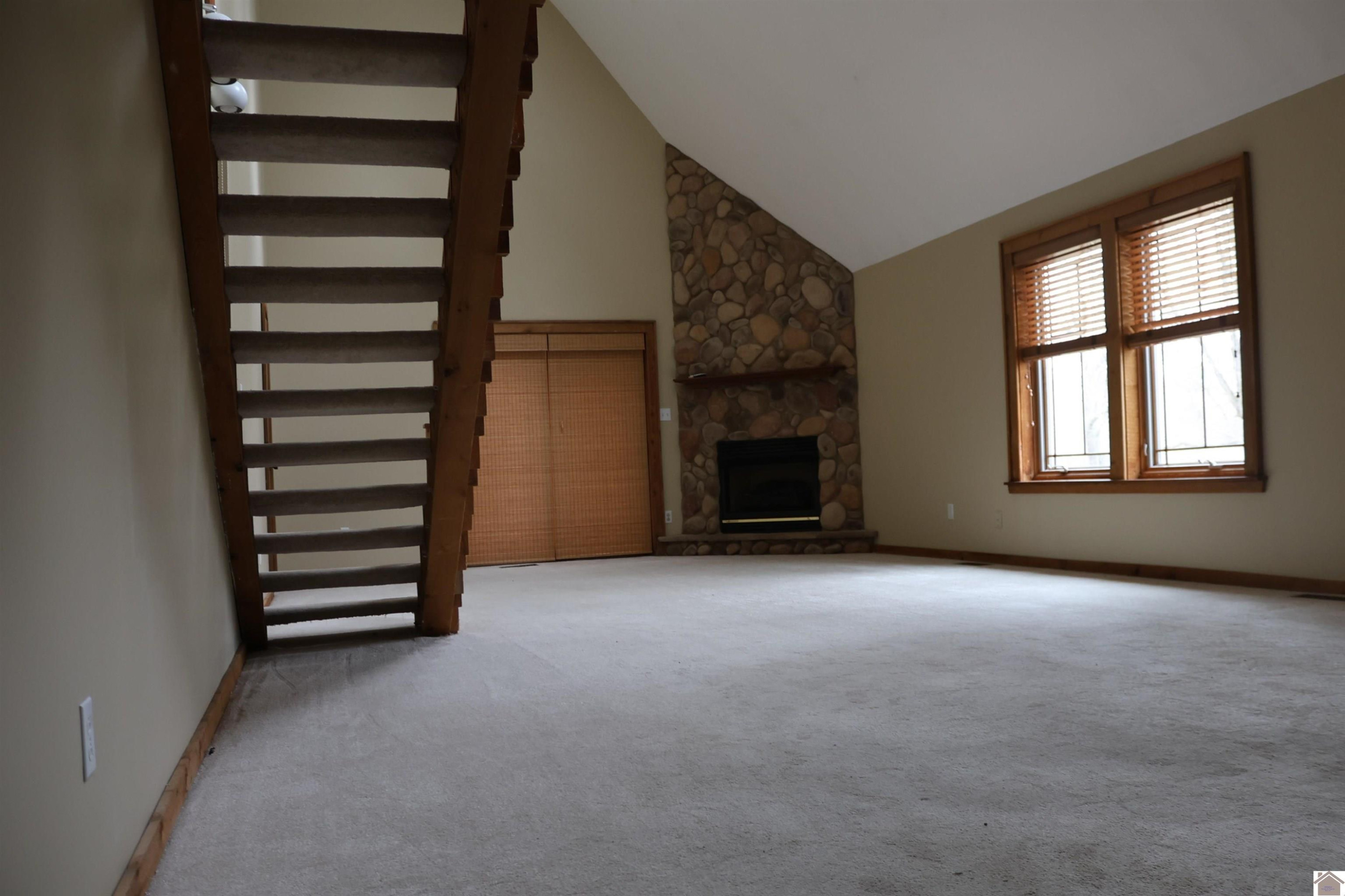 381 Impala Road Gilbertsville, KY 42044 - Photo 5 of 27 Living Room