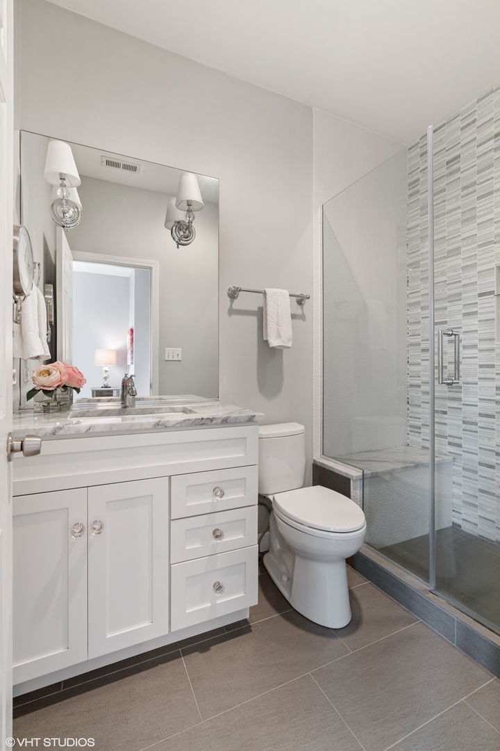 931 West Wolfram Street, Unit 2 Chicago, IL 60657 - Photo 9 of 12