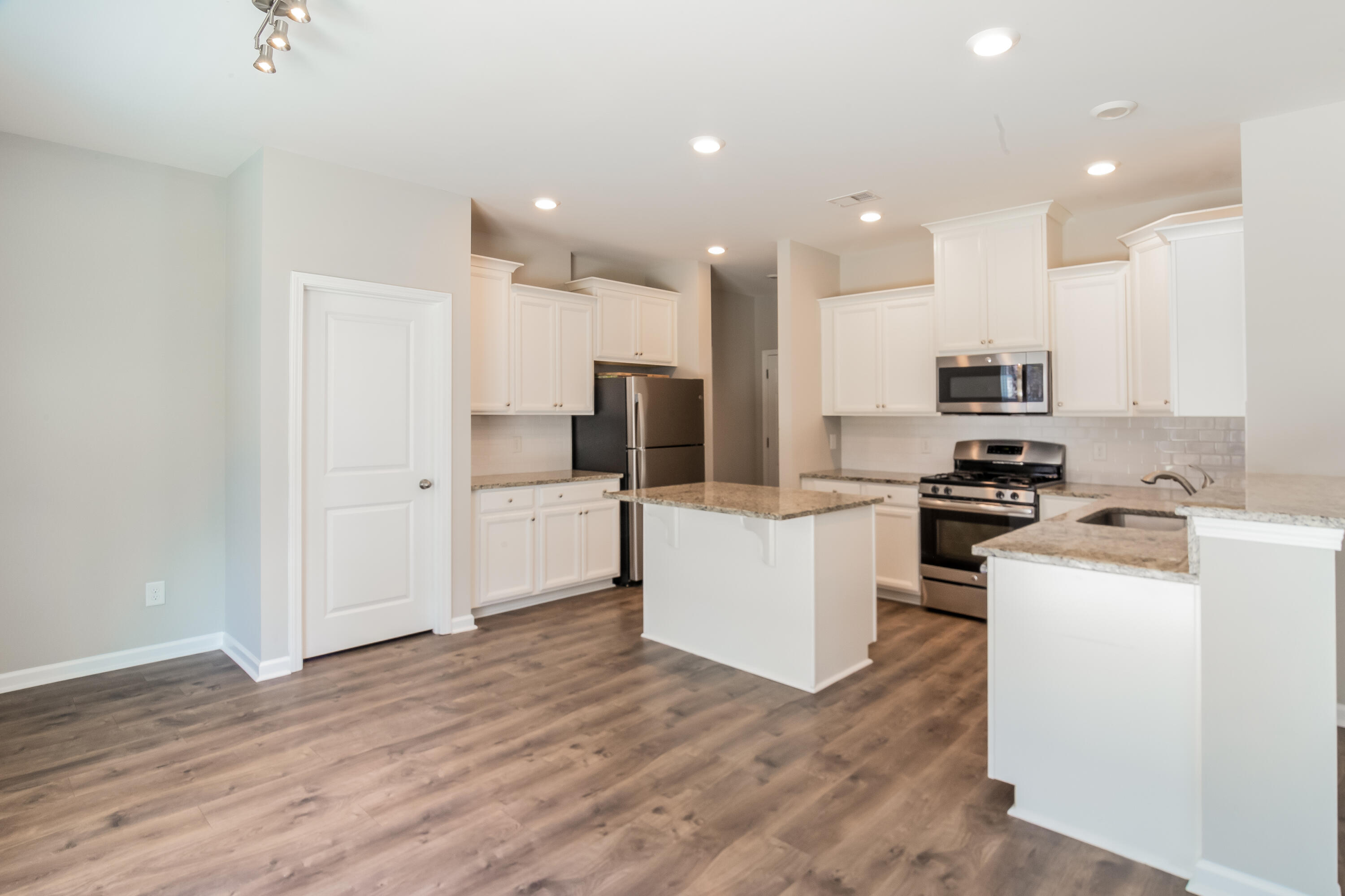 144 Blackwater Way Moncks Corner, SC 29461 - Photo 7 of 15 1004697.144 Blackwater Way - Kitchen_1