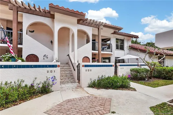 $275,000 | 6031 Southeast Martinique Drive, Unit 202, Stuart, FL 34997