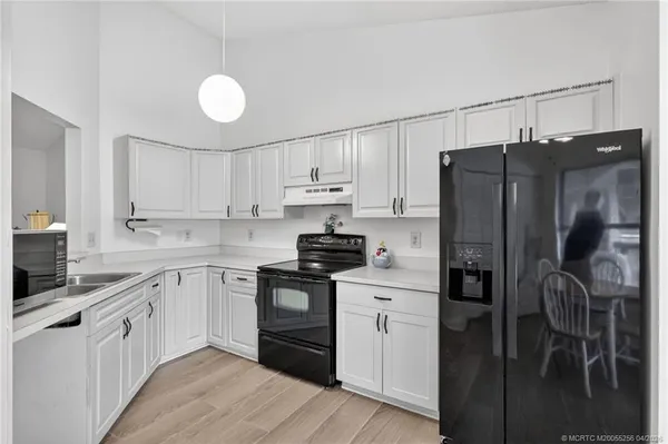 $275,000 | 6031 Southeast Martinique Drive, Unit 202, Stuart, FL 34997