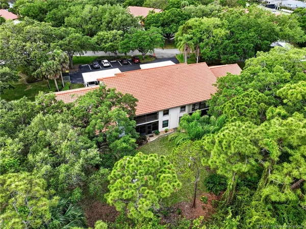 $275,000 | 6031 Southeast Martinique Drive, Unit 202, Stuart, FL 34997
