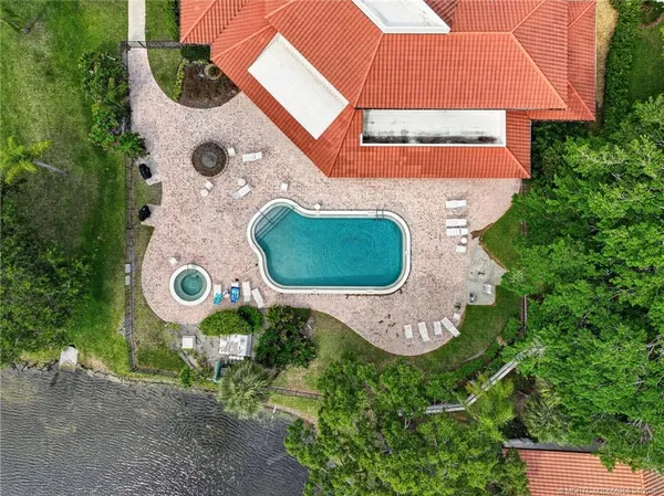 $275,000 | 6031 Southeast Martinique Drive, Unit 202, Stuart, FL 34997