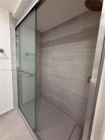 $1,950 | 200 Lakeview Drive, Unit 102, Weston, FL 33326