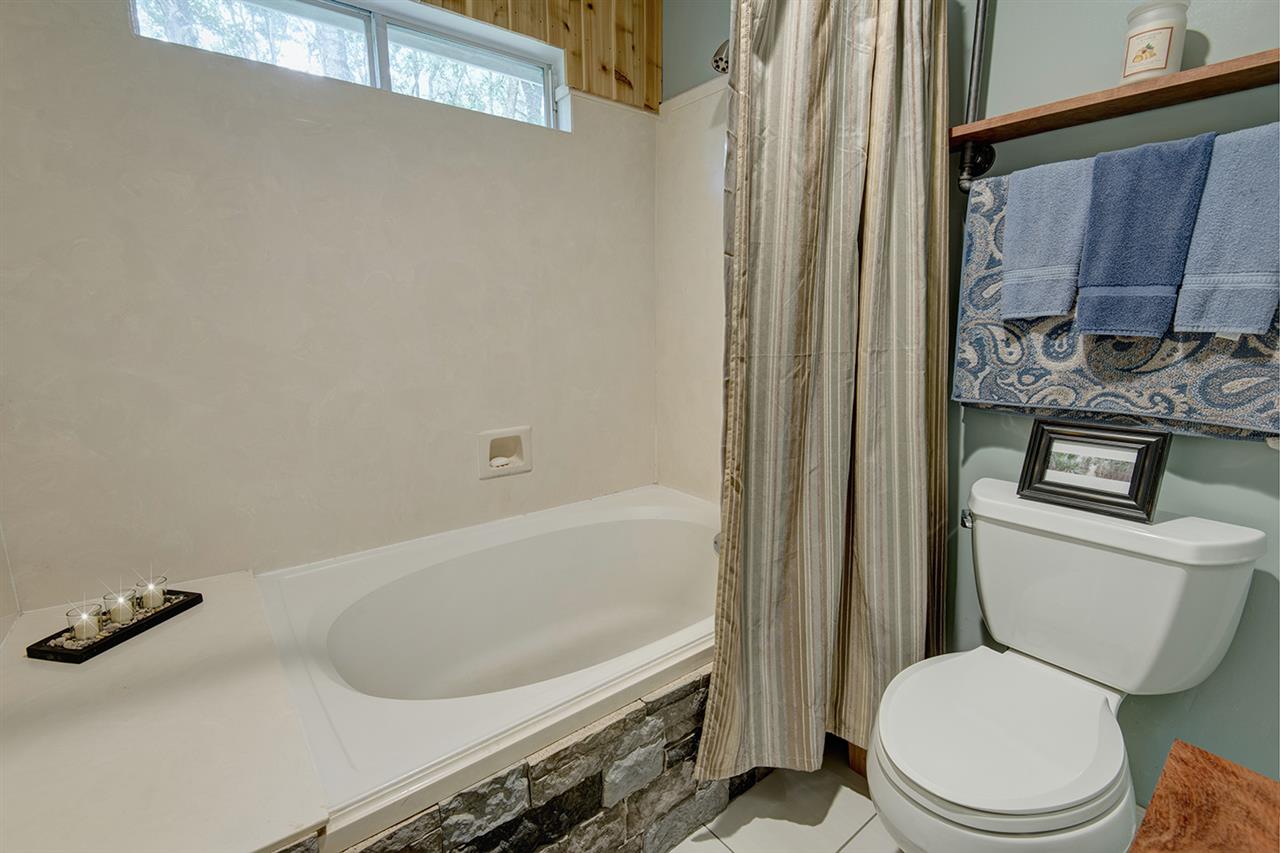 223 Maplewood Loop Daphne, AL 36526 - Photo 16 of 20 Stone Tub!