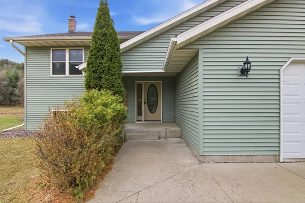 $468,000 | E8228 660th Avenue, Elk Mound, WI 54739